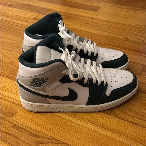 Jordan Sneakers White and Green- Never Worn! - Picture 2 of 6